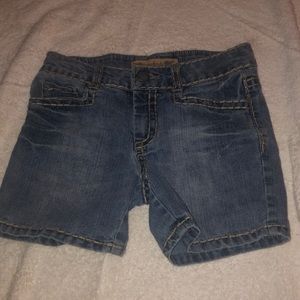 medium wash jean shorts